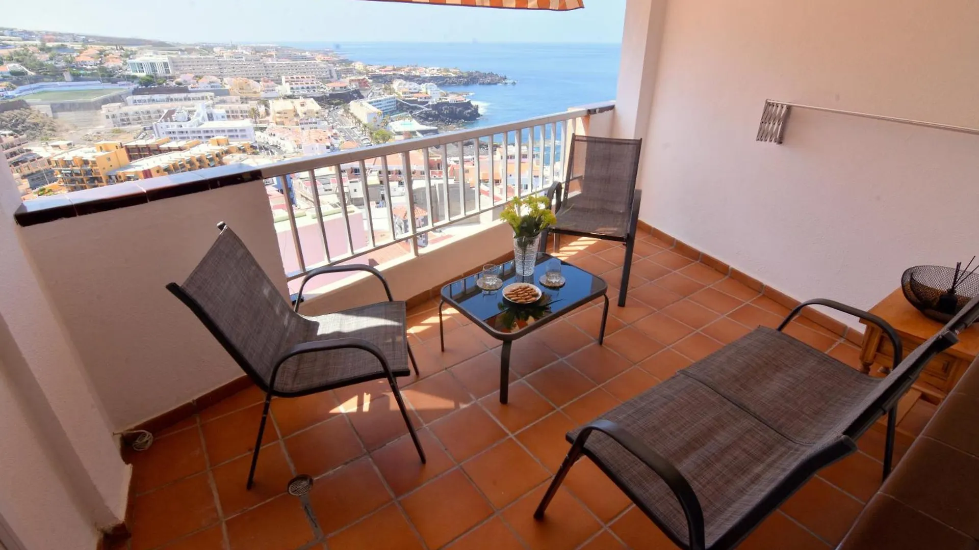 Apartment 5Siglos Ac, Fully Equipped Puerto de Santiago  Spanien